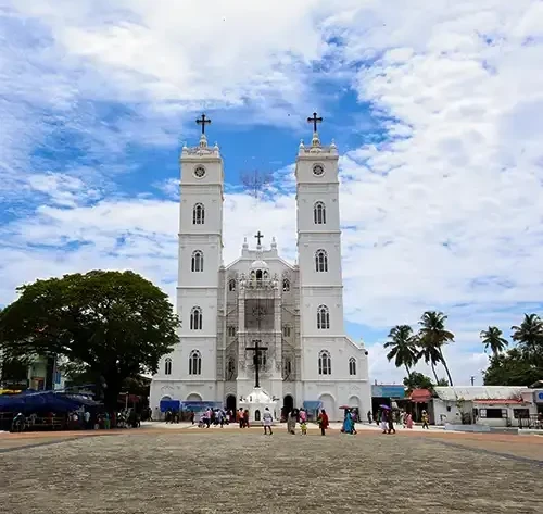 The grand procession carrying the revered painting during the Feast of Vallarpadathamma at the Basilica of Our Lady of Ransom