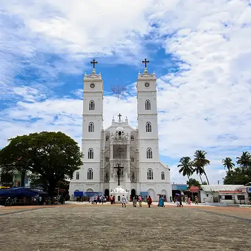 The grand procession carrying the revered painting during the Feast of Vallarpadathamma at the Basilica of Our Lady of Ransom